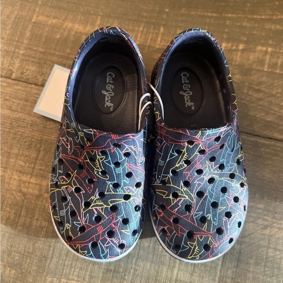 Cat & Jack Navy Shark Waterproof Slip-on Shoes Size 5 Toddler NWT - Picture 1 of 5